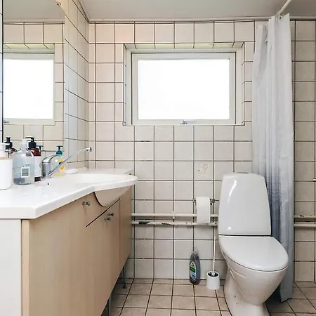Semesterbostad 6 Person Holiday Home In Bogo By Bogø By