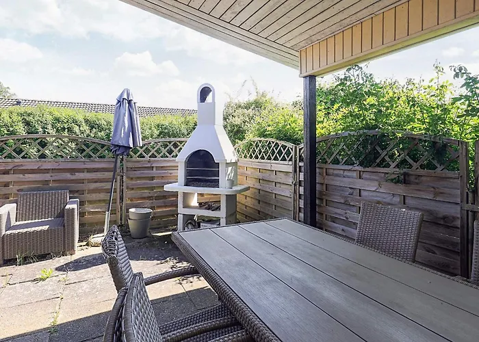 Two-Bedroom Holiday home in Bogø By 1 * Bogø By