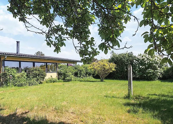 Two-Bedroom Holiday home in Bogø By 1 Feriehus *
