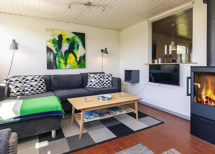 Feriehus Two-Bedroom Holiday home in Bogø By 1 *